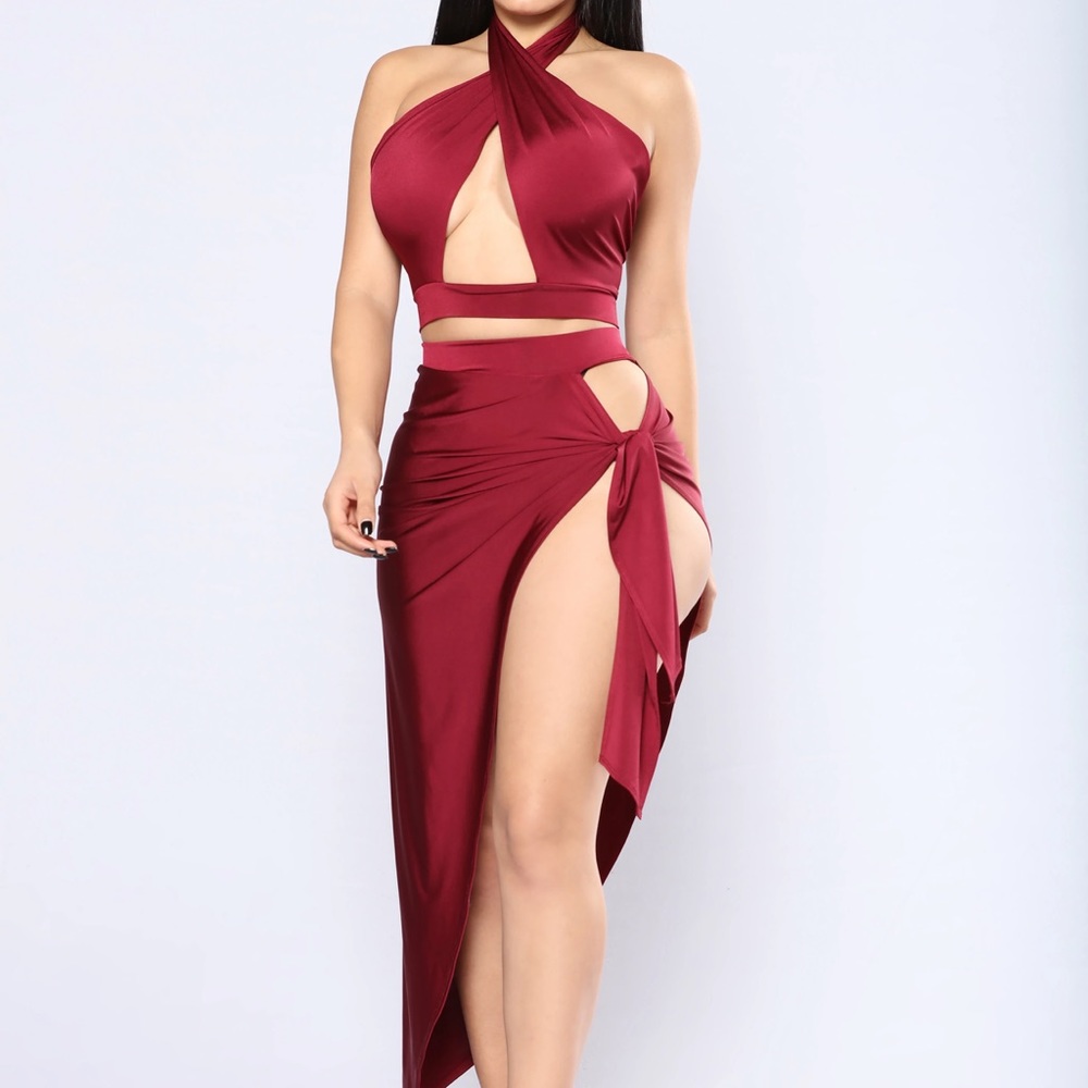 COPY - Egyptian Queen cutout set burgundy